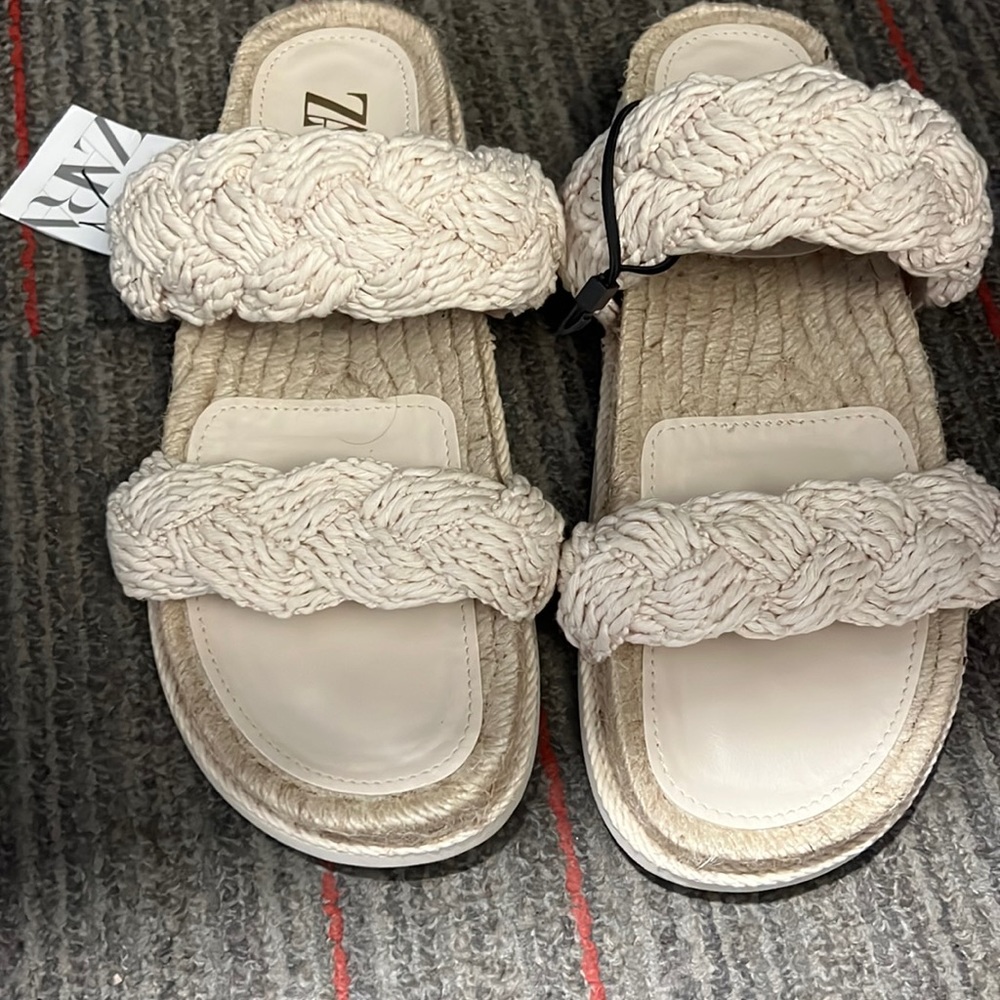 Zara ladies off white/cream woven two band sandals size 7.5-8/38. New with tags.